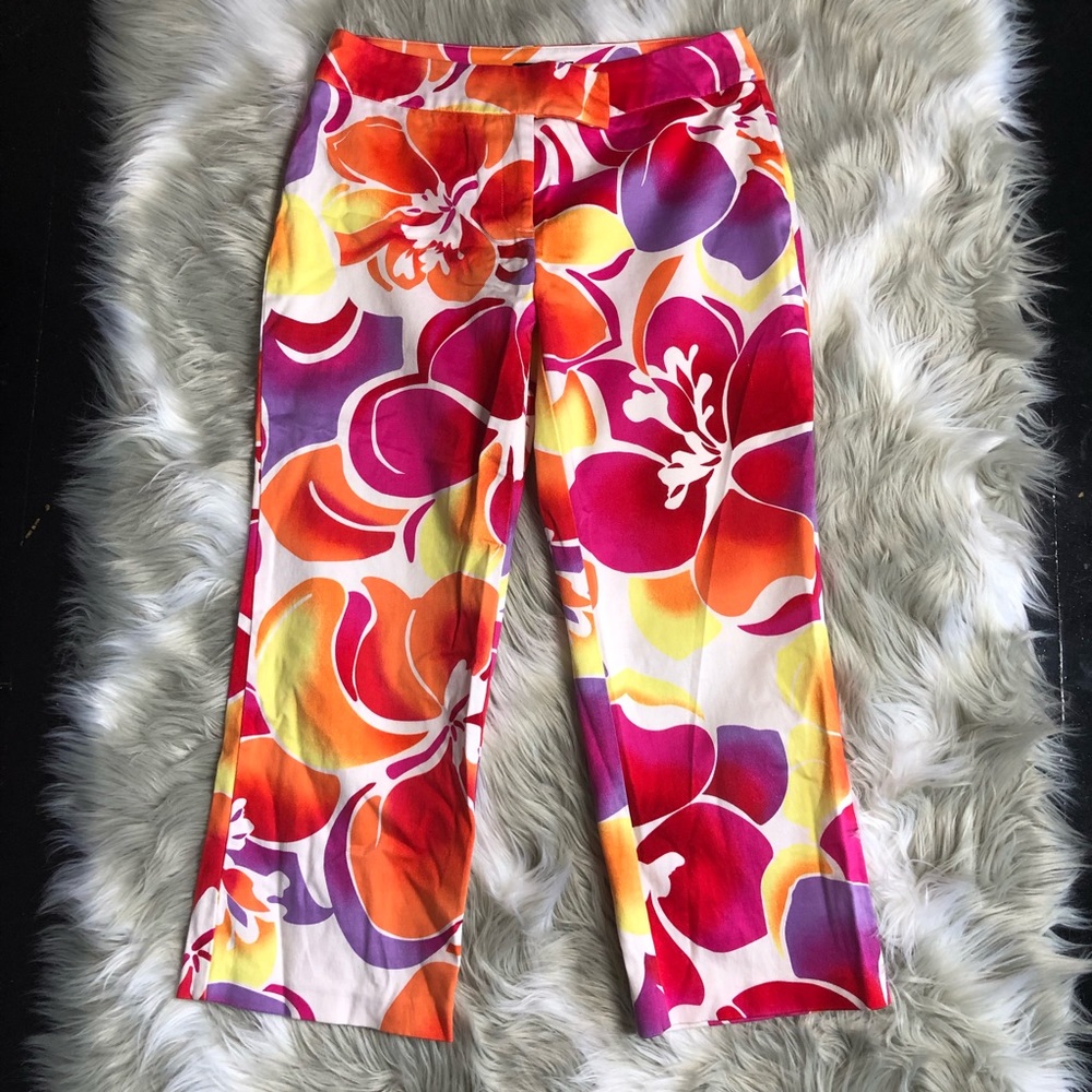 New York & Company Capri Flower Pants